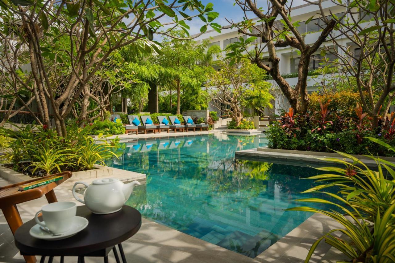 Eightfold Urban Resort Siem Reap Eksteriør billede The swimming pool at the hotel
