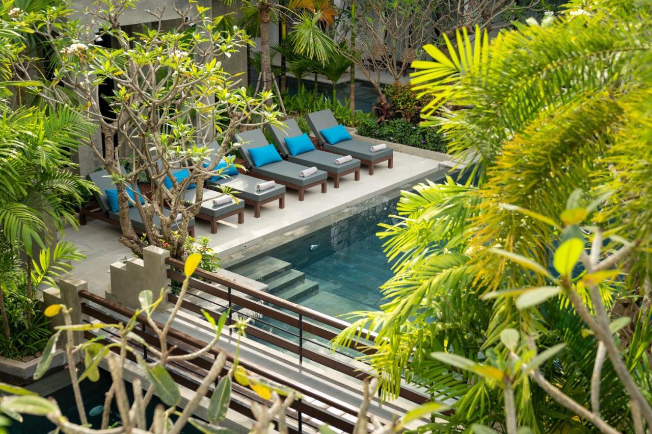 Eightfold Urban Resort Siem Reap Eksteriør billede The swimming pool at the hotel