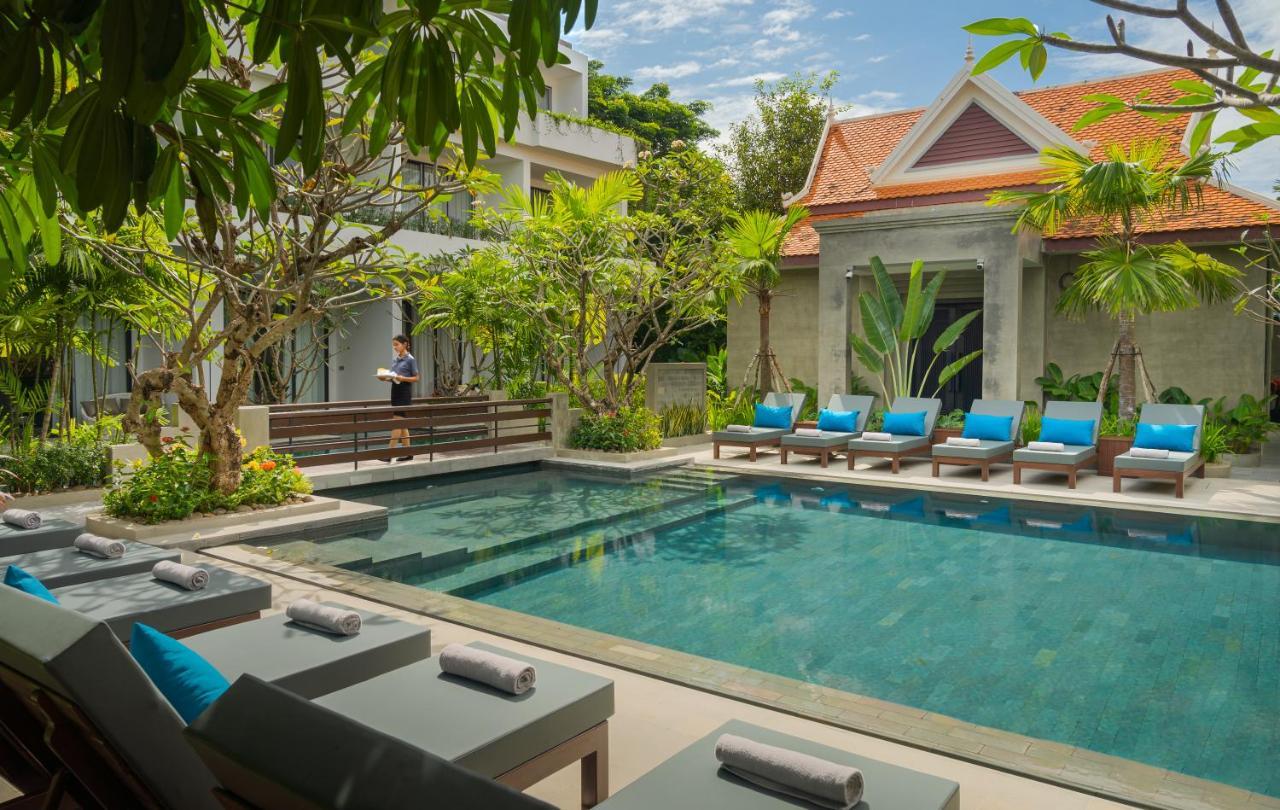 Eightfold Urban Resort Siem Reap Eksteriør billede The swimming pool at The Library