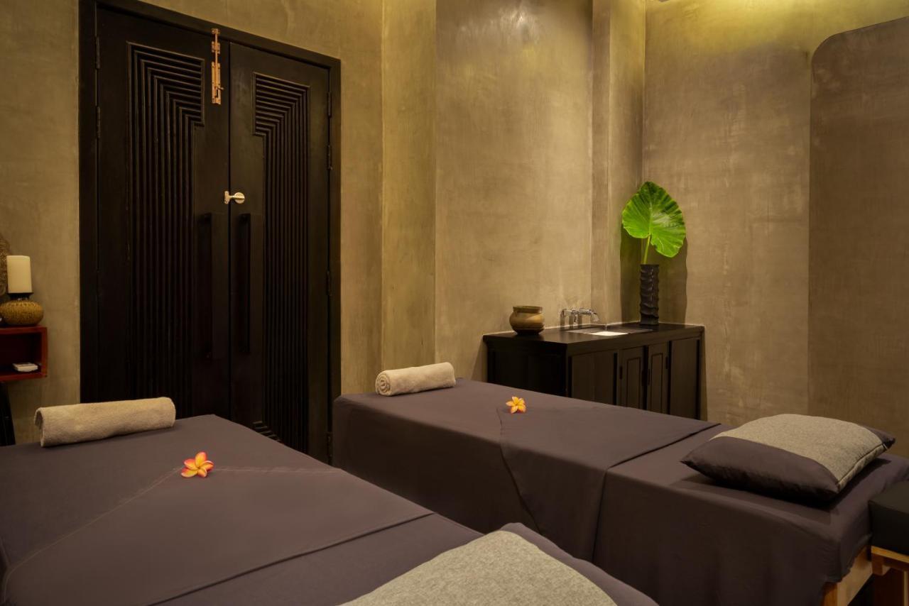 Eightfold Urban Resort Siem Reap Eksteriør billede A spa treatment room