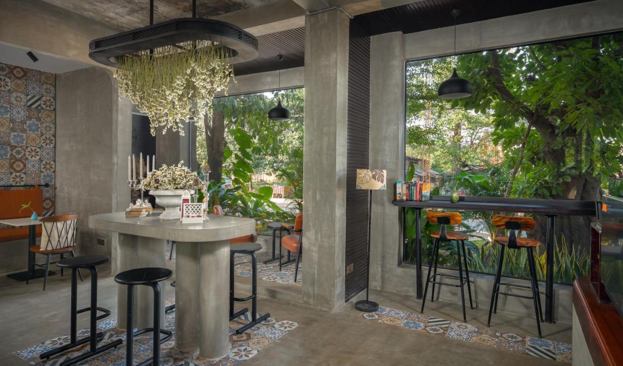 Eightfold Urban Resort Siem Reap Eksteriør billede The interior of the restaurant