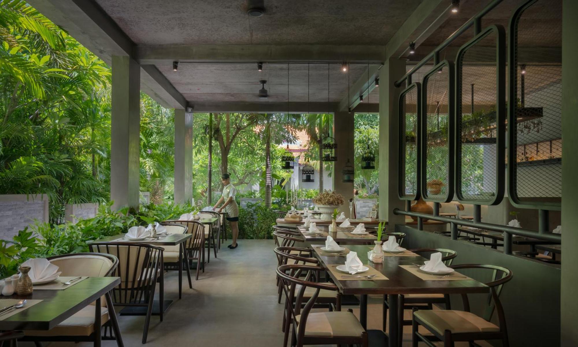 Eightfold Urban Resort Siem Reap Eksteriør billede Restaurant interior