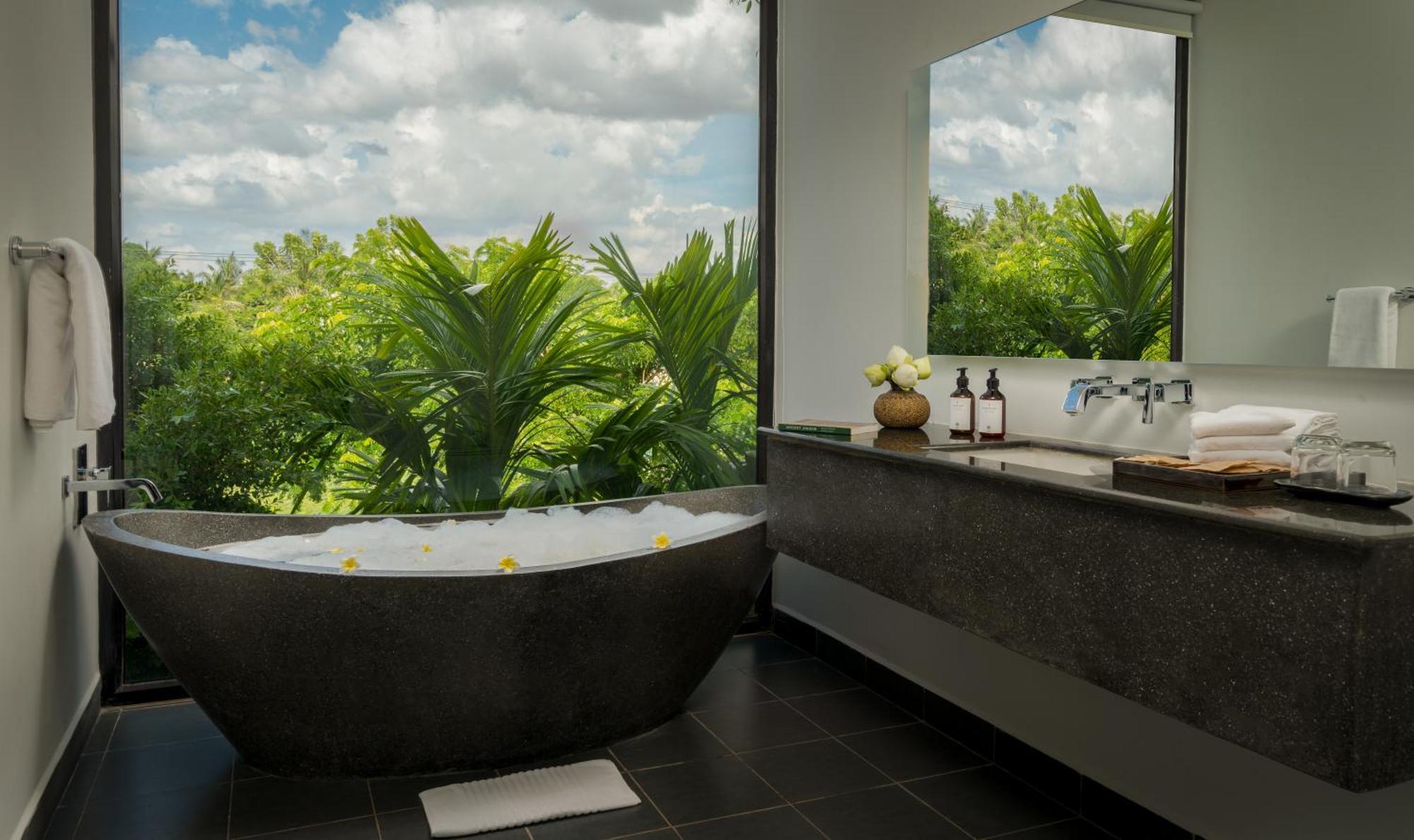 Eightfold Urban Resort Siem Reap Eksteriør billede Bathroom at the Bvlgari Hotel, Mexico City