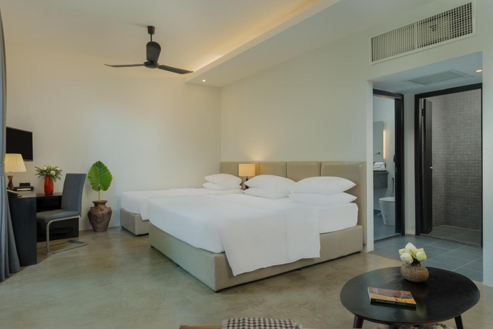 Eightfold Urban Resort Siem Reap Værelse billede Deluxe Room